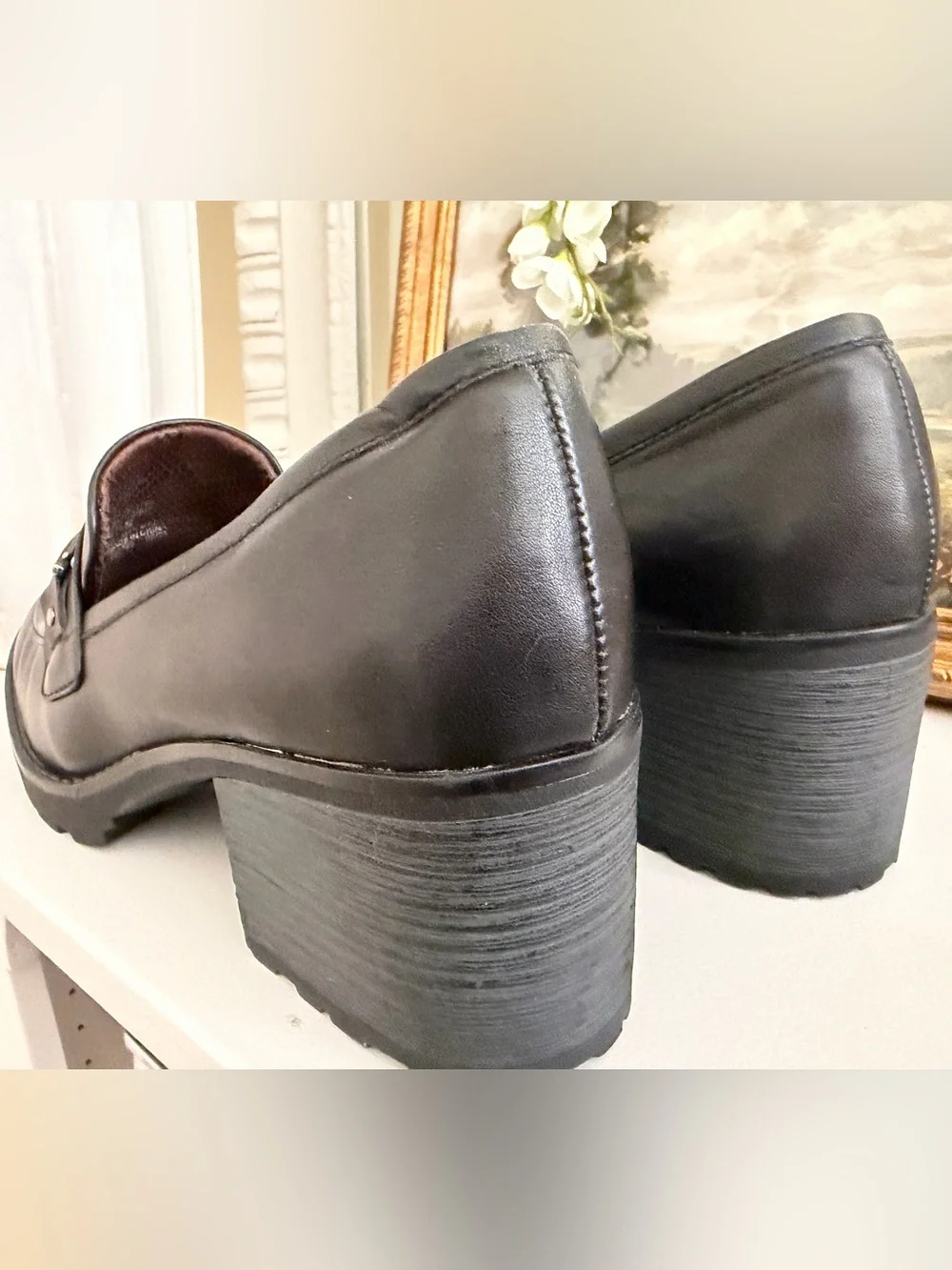 White Mountain Black Leather Chain-Trim Loafers